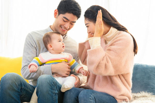 美国双角子宫助孕人气助孕医院排行榜top5新鲜出炉！美国芳泉谷生殖医院和美国生命试管婴儿生育医院等新新版发布！